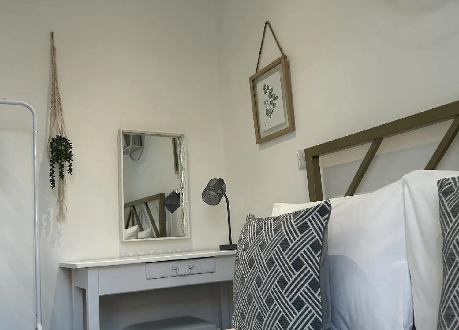 Apartment Gogmore Lane Chertsey United Kingdom