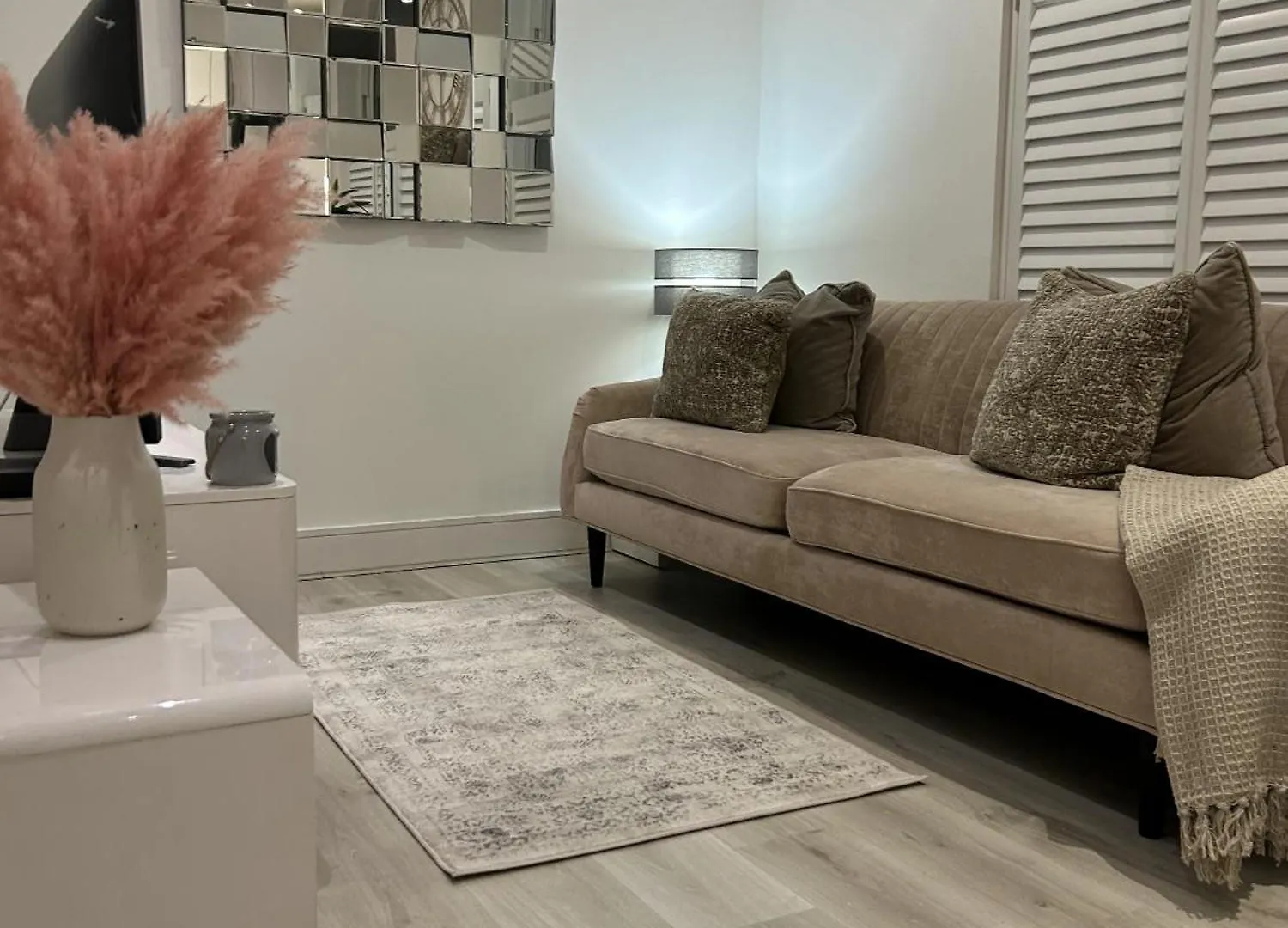 Apartment Gogmore Lane Chertsey United Kingdom