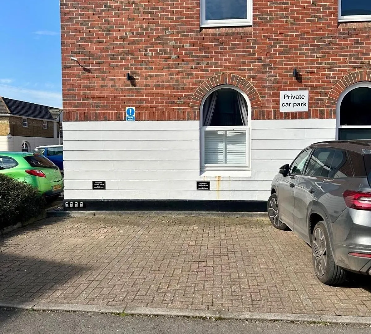 Apartment Gogmore Lane Chertsey