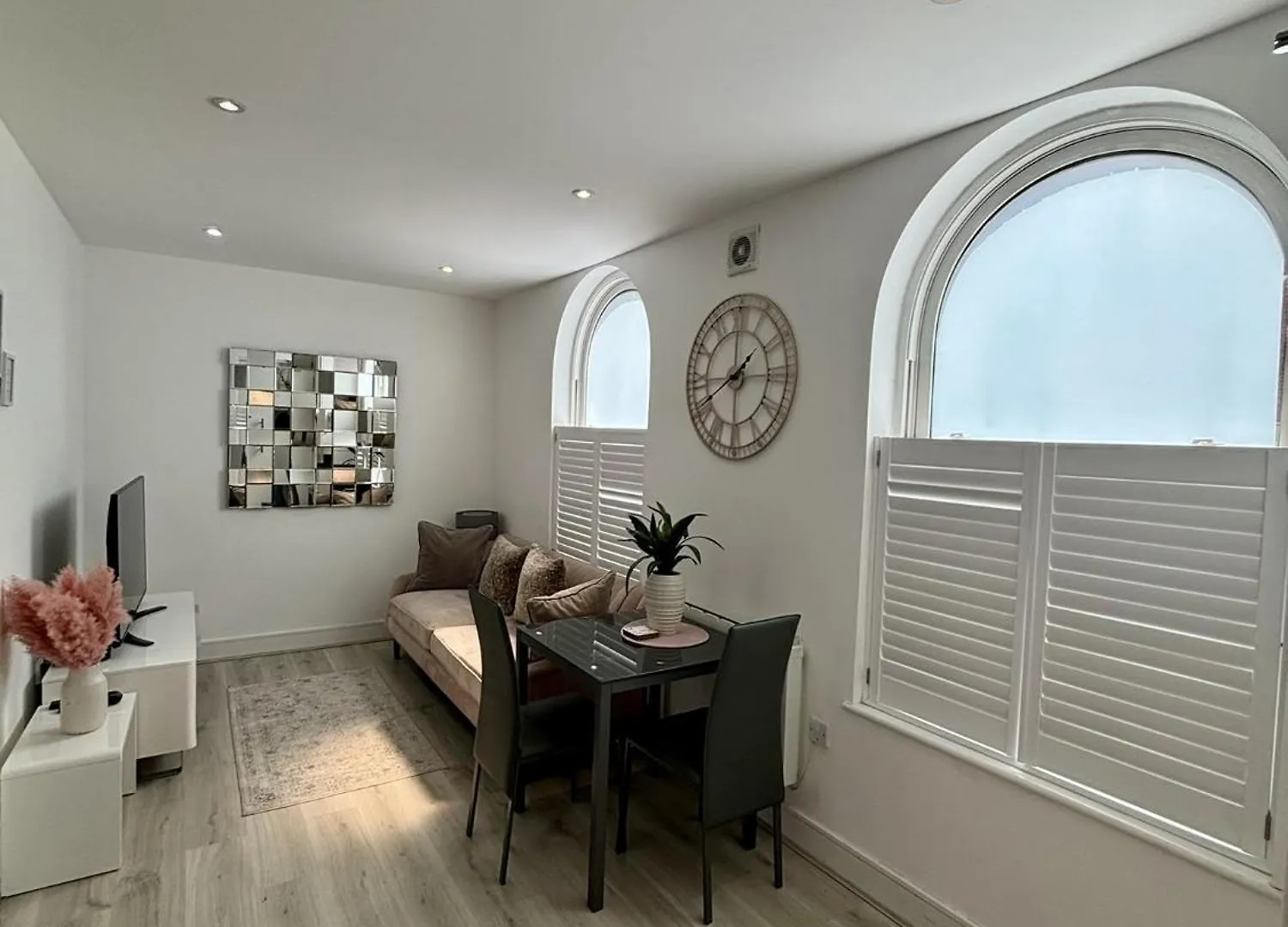 Apartment Gogmore Lane Chertsey