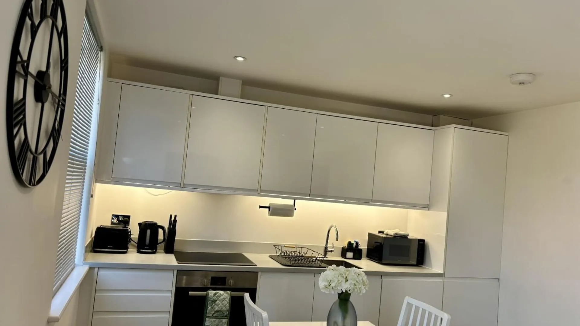 Gogmore Lane Chertsey Apartment