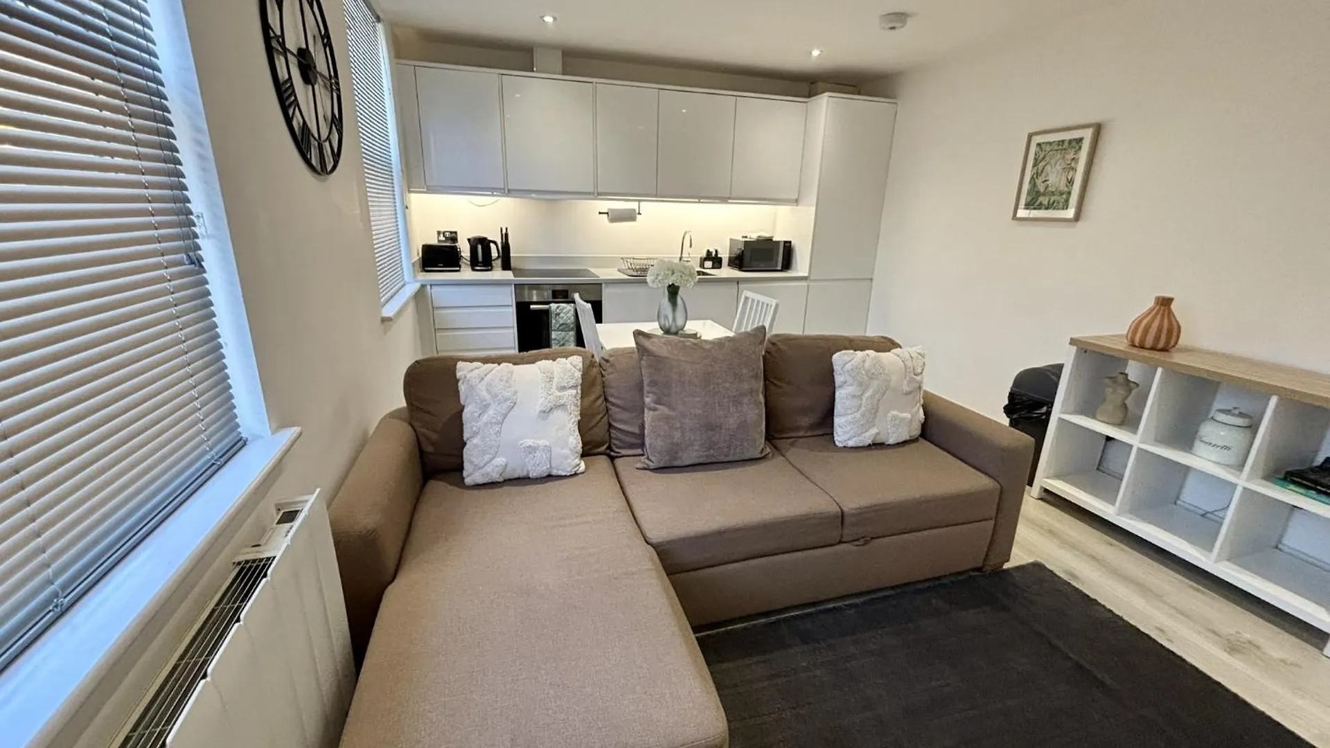 Apartment Gogmore Lane Chertsey