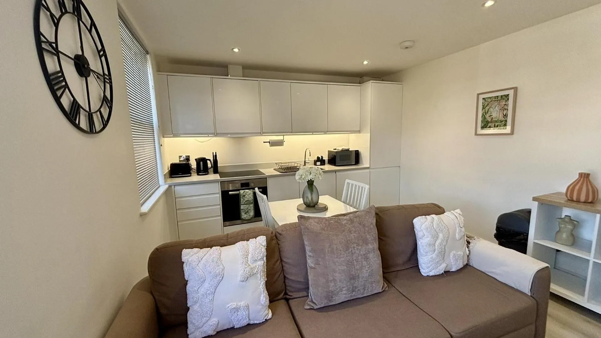 Gogmore Lane Chertsey Apartment