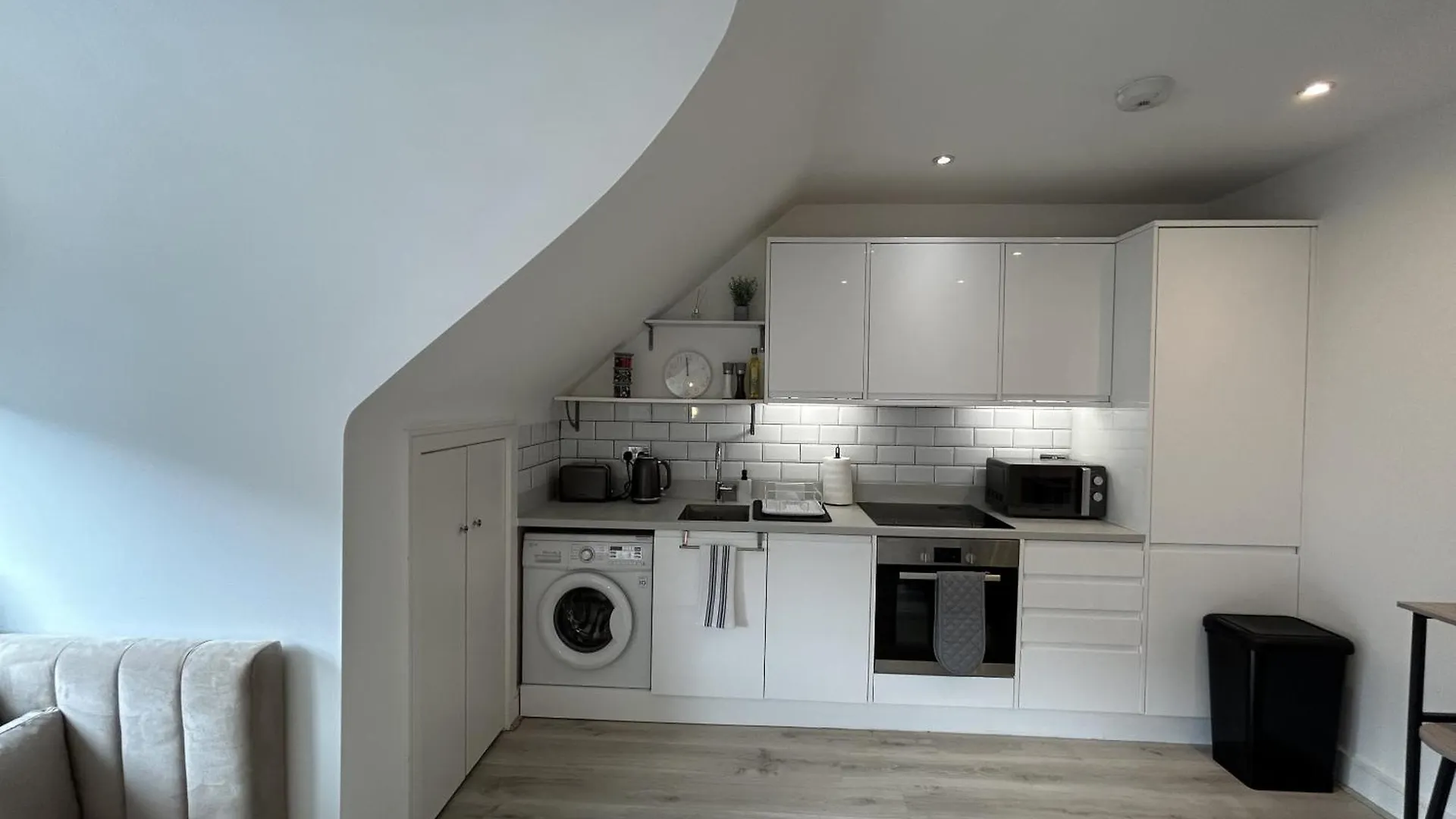 Apartment Gogmore Lane Chertsey United Kingdom