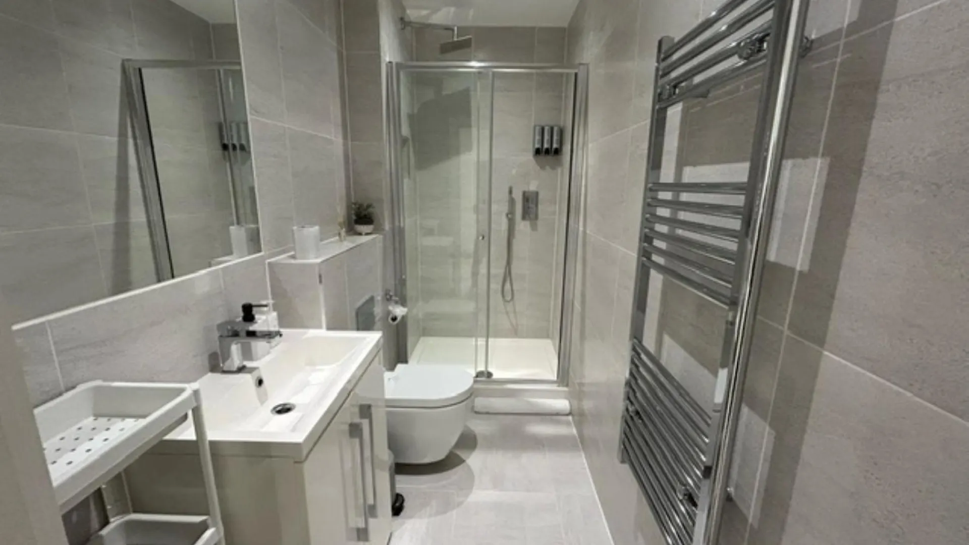 Apartment Gogmore Lane Chertsey