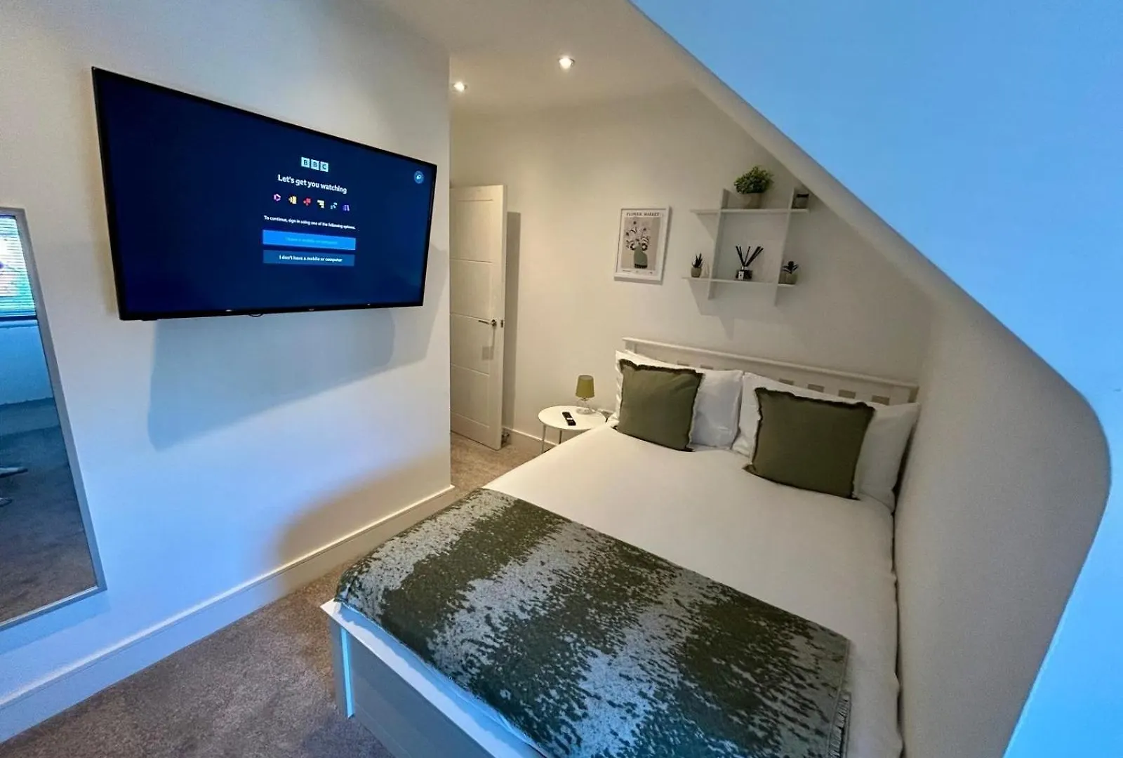 Gogmore Lane Chertsey Apartment