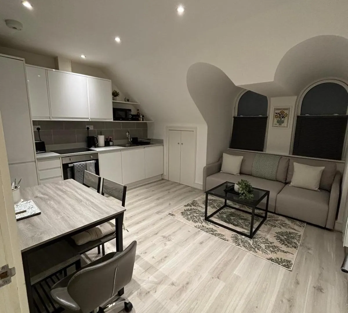 Gogmore Lane Chertsey Apartment