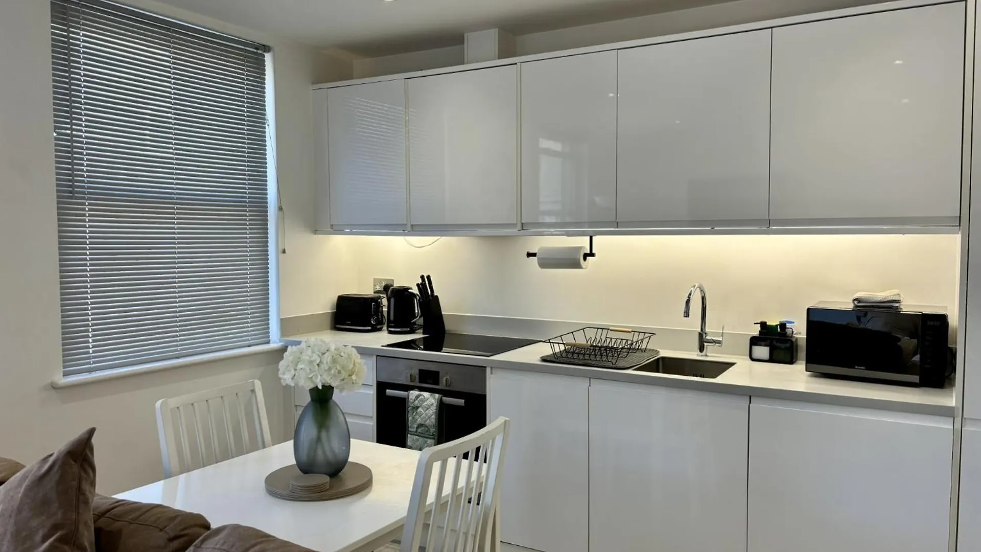 Gogmore Lane Chertsey Apartment